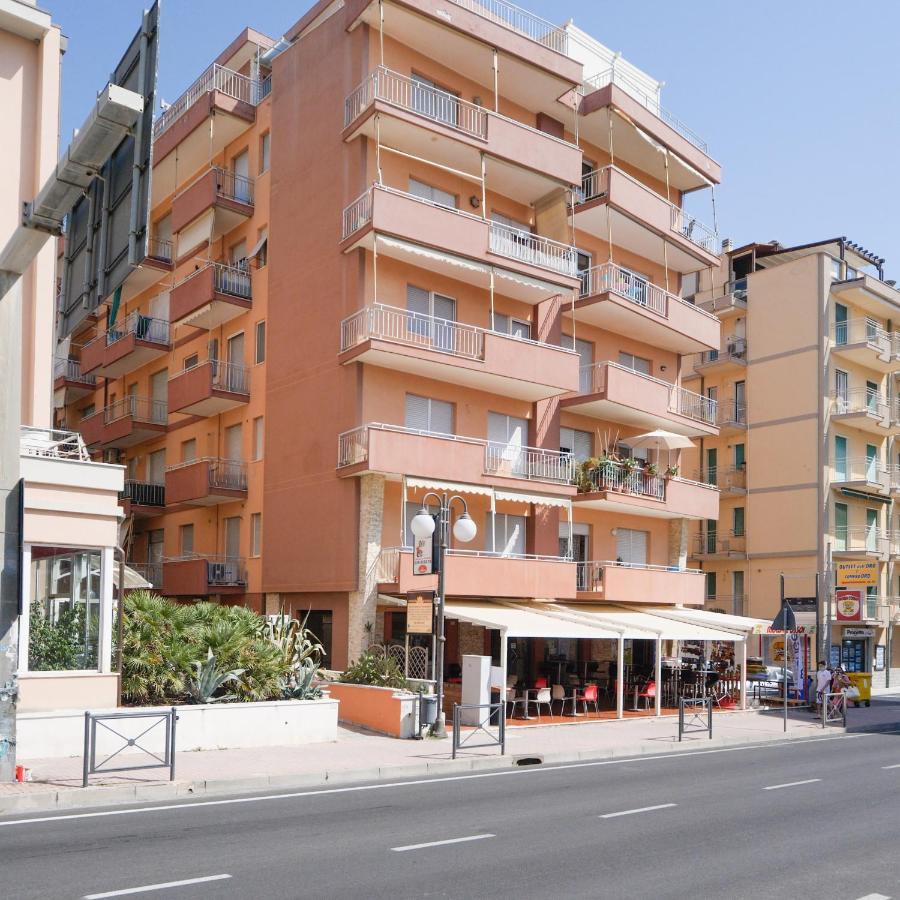 Babyaccommodation Family Panoramic I Pietra Ligure Exterior photo